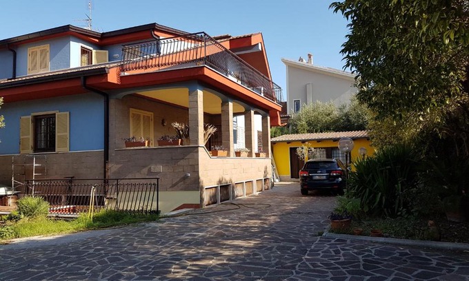Borghesiana House | La Casa degli Artisti