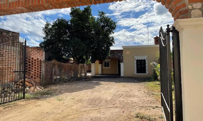 Alamos House | La Casa del Arco Alamos