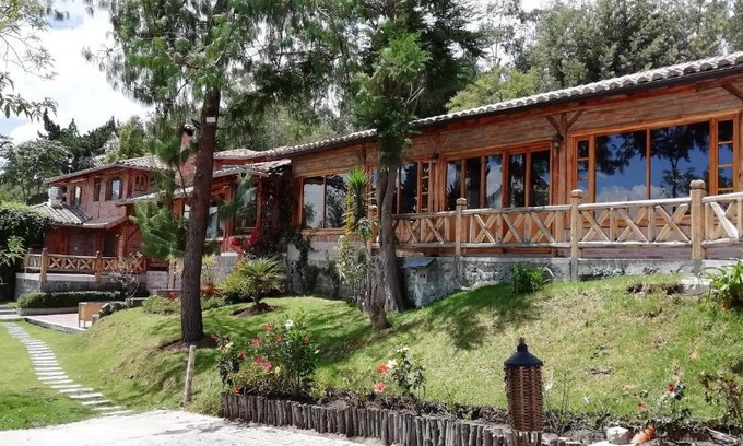Las Tolas Hotel | La Casa del colibri ecuador