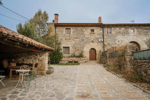 La Pernia House | La Casa Del Diezmo De La Montaña