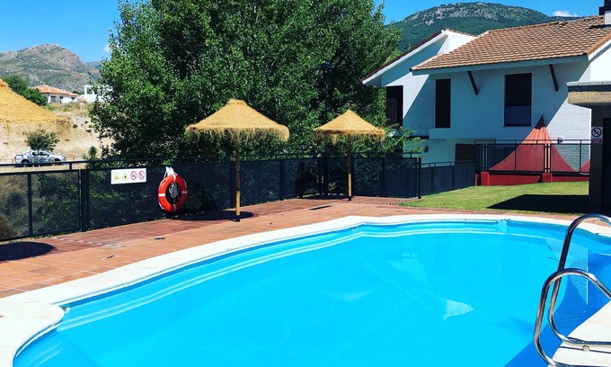 Barrio de la Vega Cottage | La Casa del Pianista for 9 people