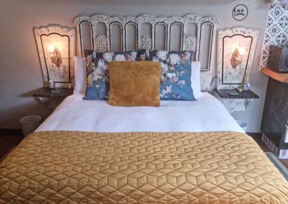 Hillcrest House | La Casa Nostra Villa Rose Garden Carmella