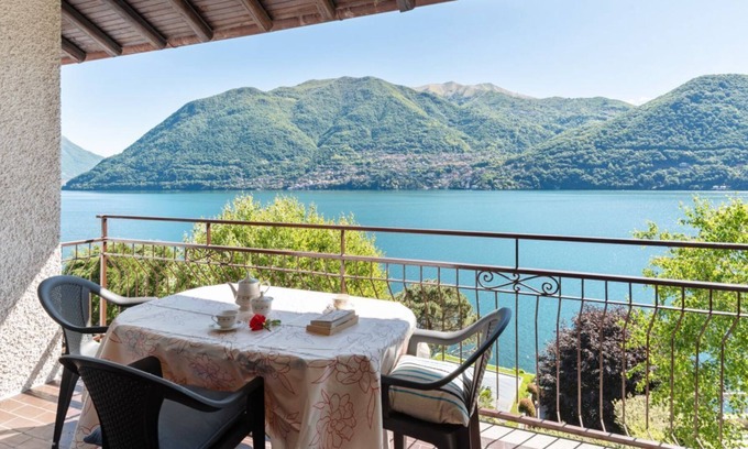 Brienno Apartment | La Casa sul Lago - Giardino e Parcheggio Privato