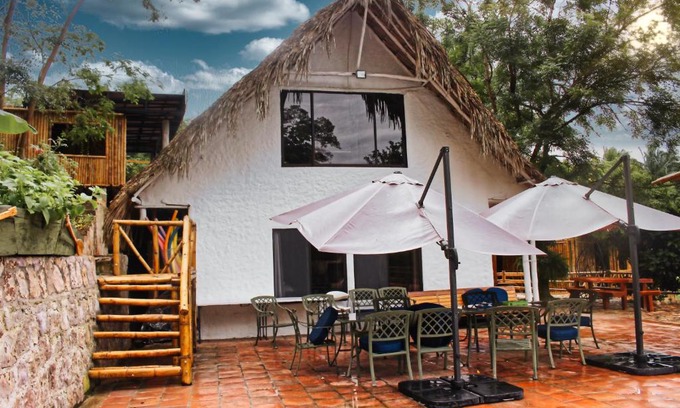 Purificacion House | La Casa White
