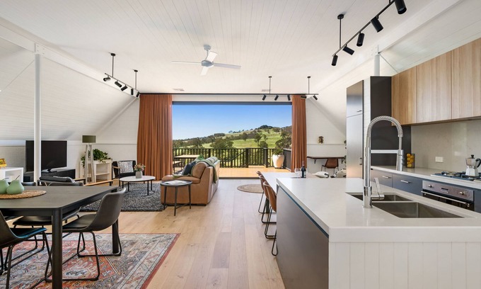 Mittagong House | La Casetta - New Designer Guest House in the Southern Highlands