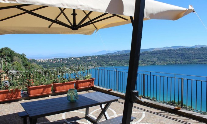 Castel Gandolfo Apartment | La Casetta Superior