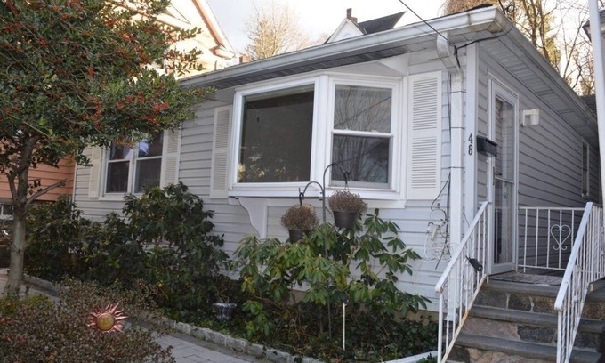Northwest Yonkers House | La Casita Bonita near NYC