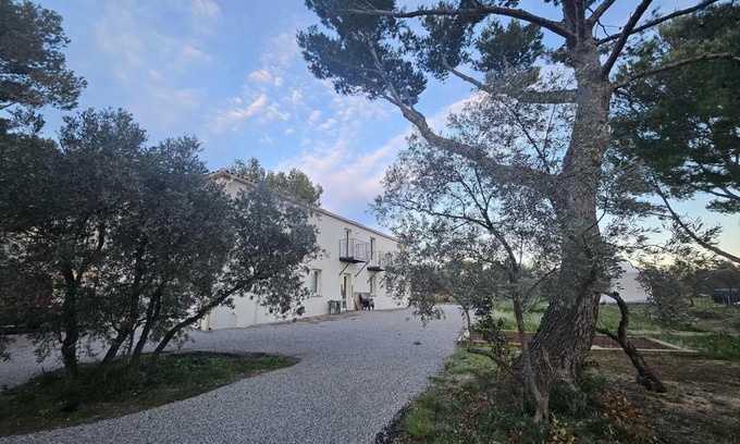 Pelissanne Apartment | La Cayon Au coeur des oliviers en Provence