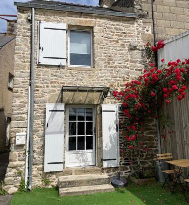 Malansac House | La charmante petite maison