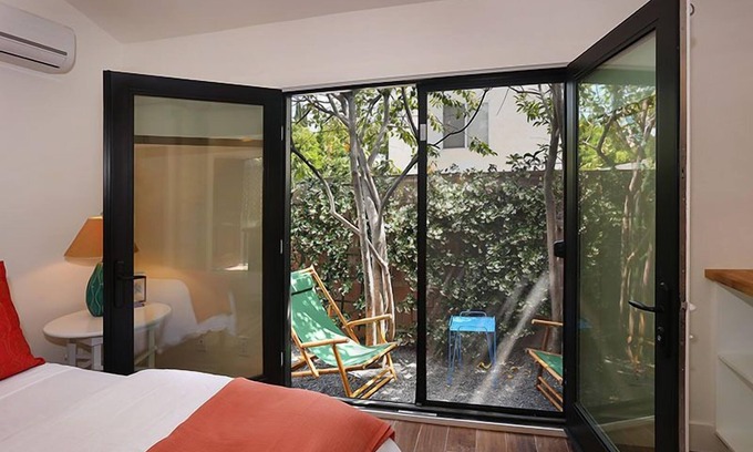 North Hollywood House | ~LA~- Charming Private Bungalow Guest House Rental-Prime Area