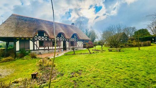 Auzouville-sur-Saane House | La Charreterie