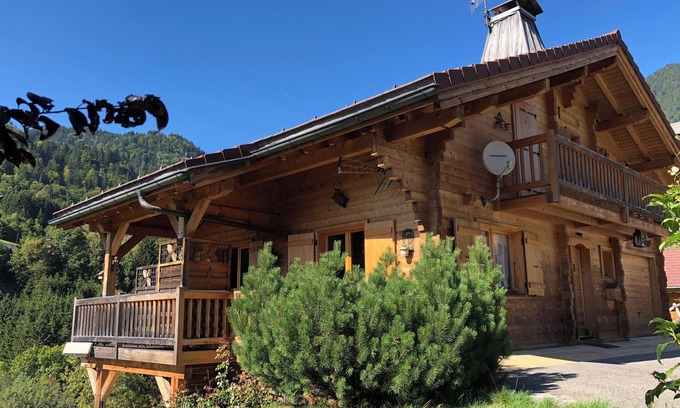 Saint-Nicolas-la-Chapelle Ski Chalet | La Chevrière, beautiful log chalet, panoramic view, near Megève
