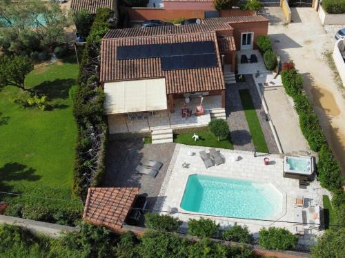 Castillon-du-Gard House | La Cigale