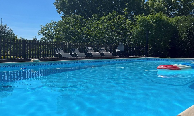 Bellon Cottage | La Colline de Tilleul - Stunning cottage with pool near Aubeterre 4* Star Rated!