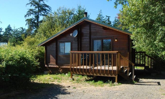 La Conner Resort | La Conner Camping Resort Deluxe Cabin 5