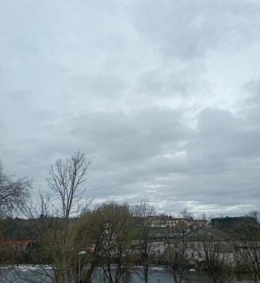 Aixe-sur-Vienne Hotel | La Coquille d'or