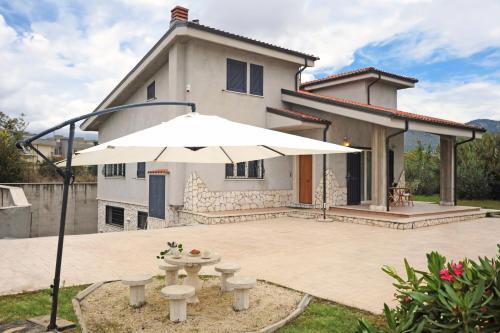 Villanova Villa | La cornice di Tivoli