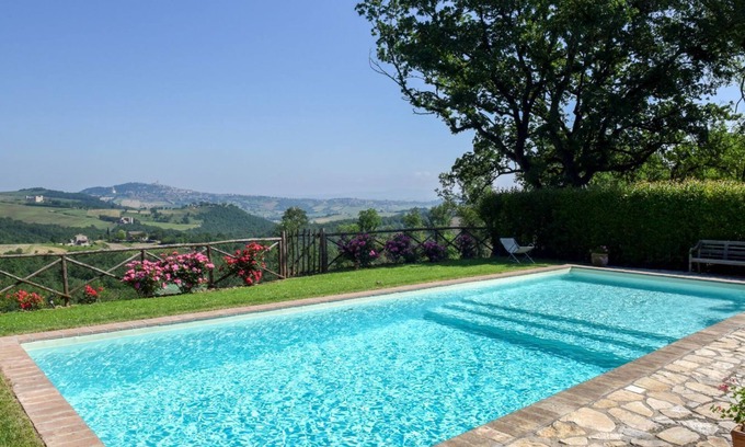 Acqua Loreto Villa | La Cornucopia - Five Bedroom Villa, Sleeps 10