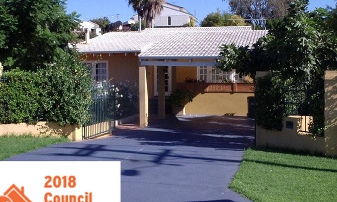 Quinns Rocks Cottage | La Cote d'Or - Mediterranean Cottage
