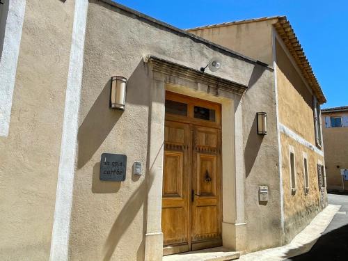 Rustrel Bed & Breakfast | La Cour Carrée