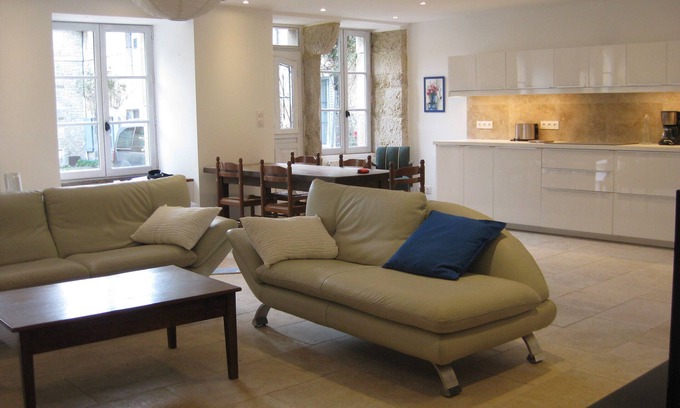 Flavigny-sur-Ozerain House | La Cour - new bright and super equipped gite.