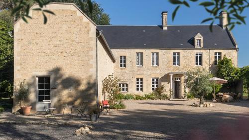 Mosles House | La Cour Souveraine - Gîte Omaha