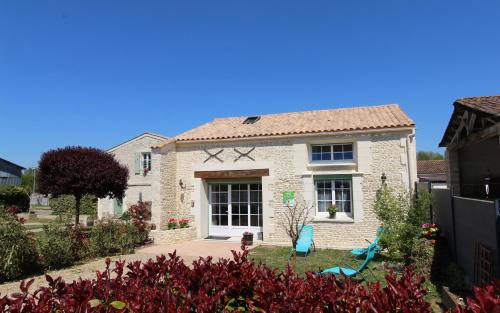 Saint-Xandre House | La Croix du Sud