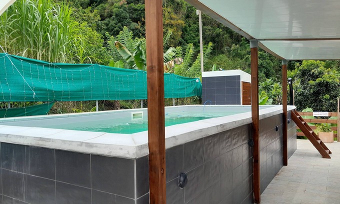 Riviere-Pilote Apartment | La fée Amazonienne, Cuisine et Salle Open vue sur la Nature, Piscine vue 360°