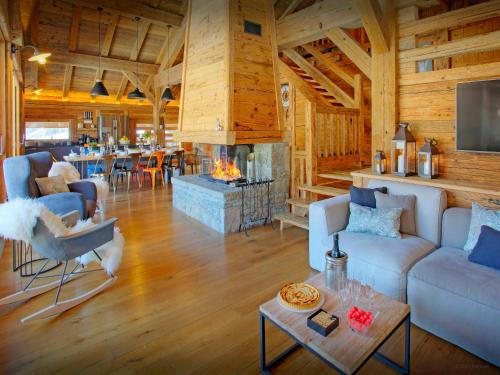 Les Villards-sur-Thones Ski Chalet | La Ferme du Gran Shan - OVO Network