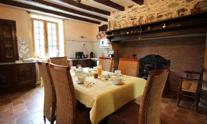 Saint-Vitte-sur-Briance Bed & Breakfast | La ferme de lapeyrousse