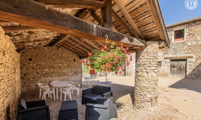Berze-le-Chatel House | La Ferme des Raveaux