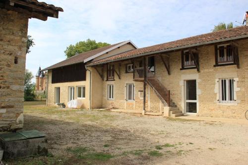 Certines House | La ferme du château - Maison familiale spacieuse
