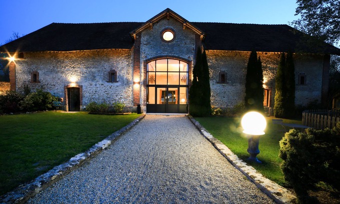 Bleury-Saint-Symphorien Bed & Breakfast | La Ferme de Bouchemont