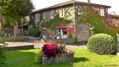 Saint-Medard-en-Forez Bed & Breakfast | La Ferriere