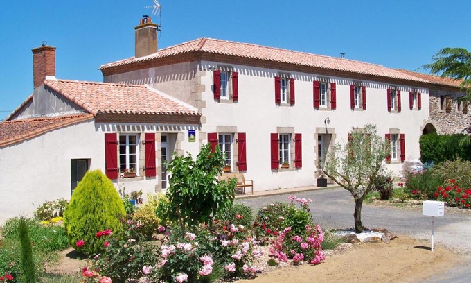 Tillieres Bed & Breakfast | La Genoise