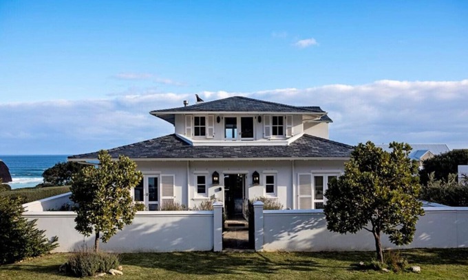 Voelklip House | La Grotto Beach house above Grotto Beach