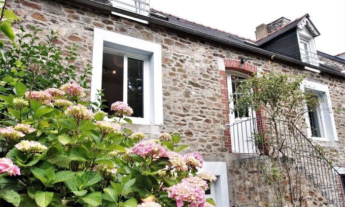 Plouer-sur-Rance House | La Guest House: Breton house near the banks of the Rance, St Malo, Dinard