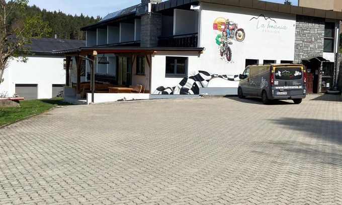 Ledenitzen Bed & Breakfast | La Irmania Pension