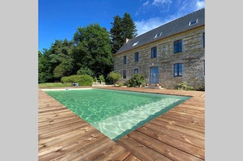 Le Quillio Villa | La Lande du Rest - Le Quillio Magnifique ancienne ferme de notables avec piscine chauffée
