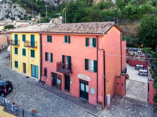 Torriana House | La locanda del Povero Diavolo
