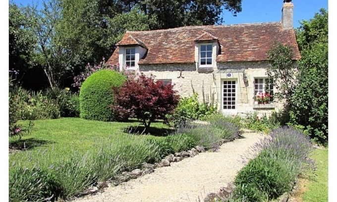 Chaumussay Cottage | LA LUNE - COTTAGE HOLIDAY RENTAL, IN LE GRAND PRESSIGNY, INDRE-ET-LOIRE, FRANCE.