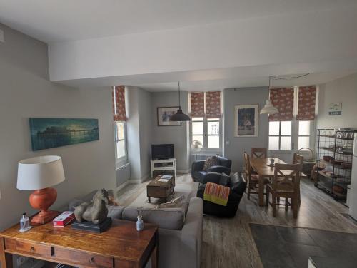Monpazier Apartment | La Maison Anglaise