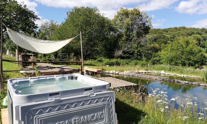 Sardent House | La Maison Bleue23
