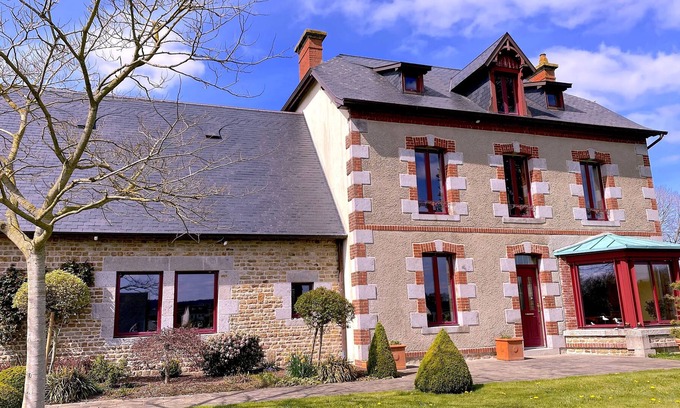 Courson House | La Maison d'Hippolyte, Gîte SPA, Games room, 15 people