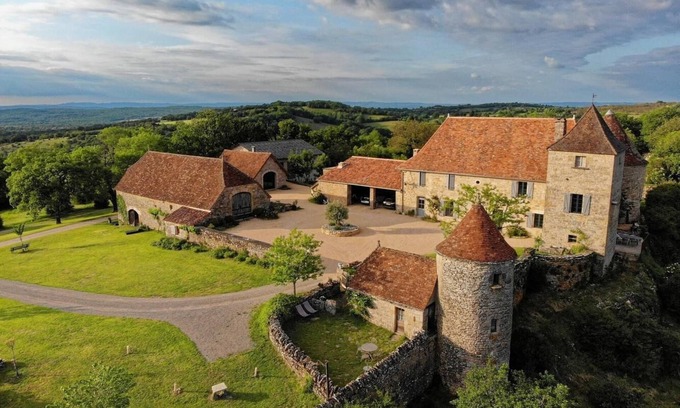 Alvignac House | La Maison de Campagne