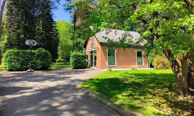 Bernissart House | La Maison de Lise