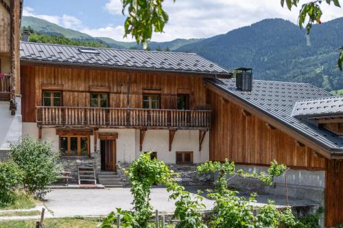 Hautecour House | la maison des cerries