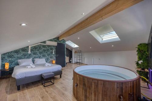 Saint-Nazaire-les-Eymes Villa | La Maison des Eymes - Jacuzzi/Coin Calme