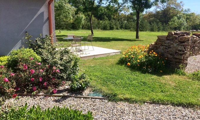 Chaumes-en-Retz Cottage | La Maison du Jardinier: charm, full nature, Pornic 20 minutes, Nantes 30 km
