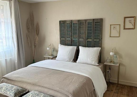 Enclos Bed & Breakfast | La maison du tripot